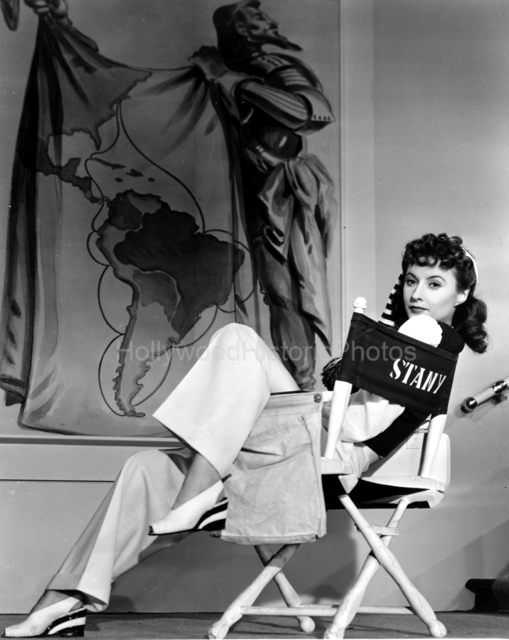 Barbara Stanwyck 1942 wm.jpg